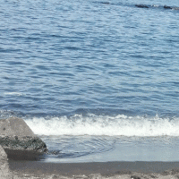 Dramma sulla spiaggia delle "Sette scogliere" a Torre Annunziata: uomo colto da malore muore in mare