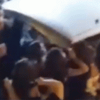 Pomigliano d'Arco - Rissa tra ragazze a colpi di bottiglia. Il video finisce in rete