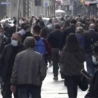 Da domani tutta l'Italia in zona bianca, via alle mascherine all'aperto