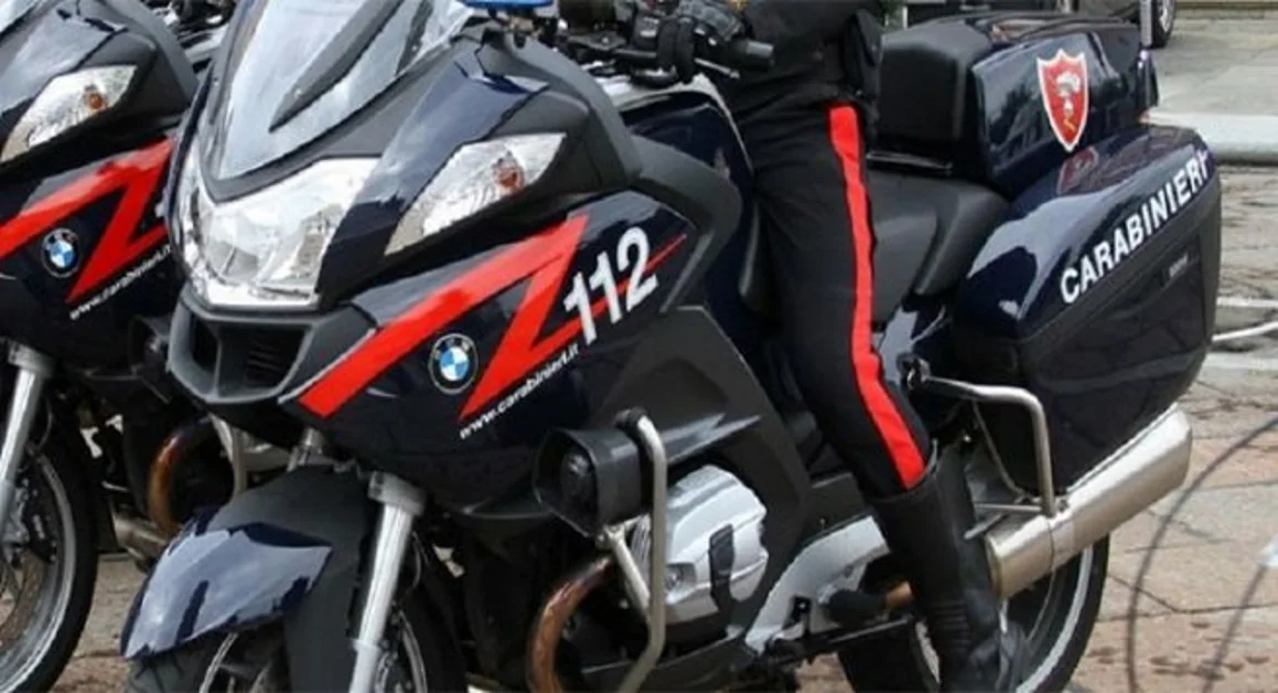 Carabinieri insospettiti scoprono maltrattamenti ad una ragazza, arrestato 27enne