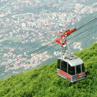 Si blocca la funivia del Faito: cabina sospesa nel vuoto per un'ora