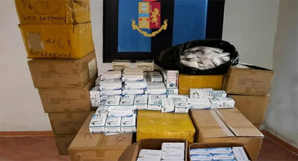 Trovati con oltre 26 mila mascherine e 14mila euro: denunciati