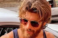 Can Yaman: notte "calda" con una fan napoletana? Ecco cosa è successo