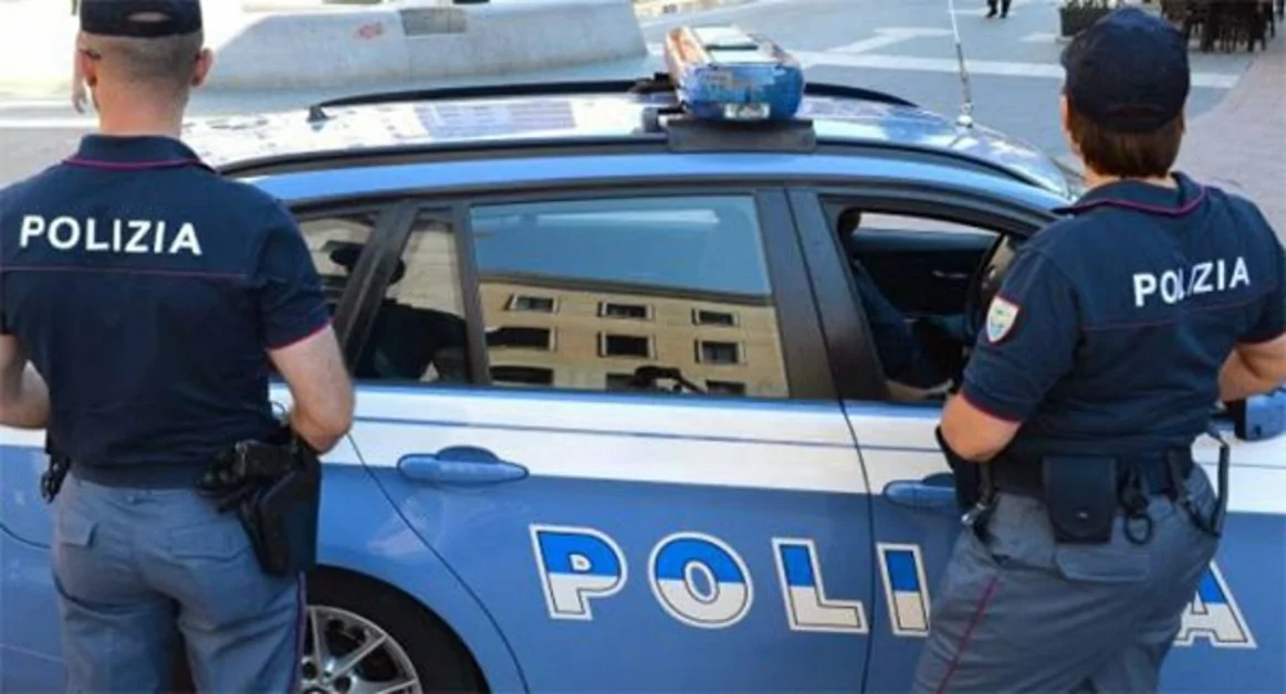 Nasconde in casa circa 15mila pacchetti di sigarette di contrabbando, arrestato 33enne