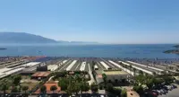 Torre Annunziata - Mare invaso da liquame e sporcizia, intervento della Guardia costiera: bandiera rossa