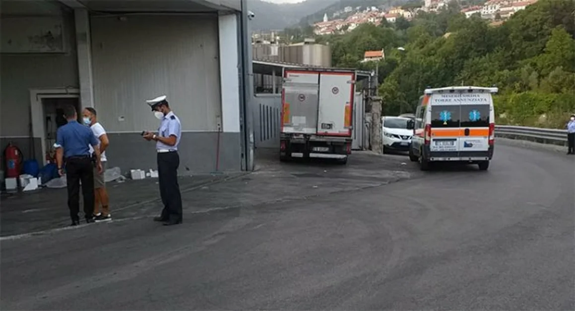 Tragedia sul lavoro ad Agerola: operaio muore investito da un camion all'interno di una fabbrica