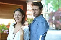 Demet Ozdemir: attore di DayDreamer “corteggia” l’ex di Can Yaman. Ecco chi è 