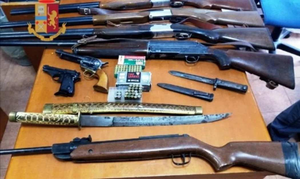 Torre del Greco - Armi in casa, denunciato 76enne