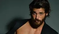 Can Yaman: spunta una donna nella sua storia Instagram. Ecco di cosa si tratta. Il video