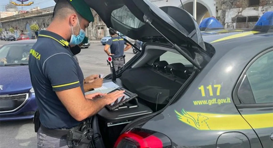 Torre Annunziata - “Alto Impatto” maxi controlli e sequestri di armi e droga nei quartieri caldi della città. Il Video