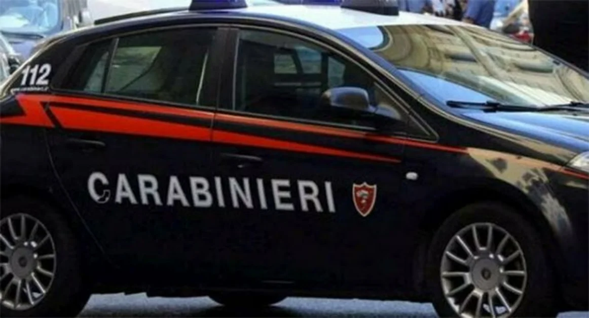 Portici - Pusher 45enne, colto in flagranza di reato, arrestato dai carabinieri