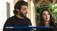  Can Yaman e Francesca Chillemi intervistati sul set di "Viola come il mare"