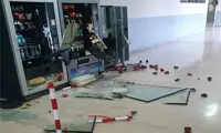 Torre Annunziata - Ennesimo raid teppistico: vandalizzati anche i distributori automatici dell'istituto Graziani