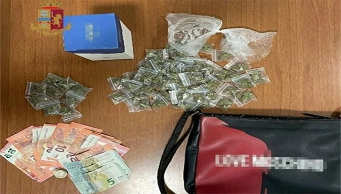 Portici - Pusher 17enne arrestato grazie all’app della Polizia "Youpol"