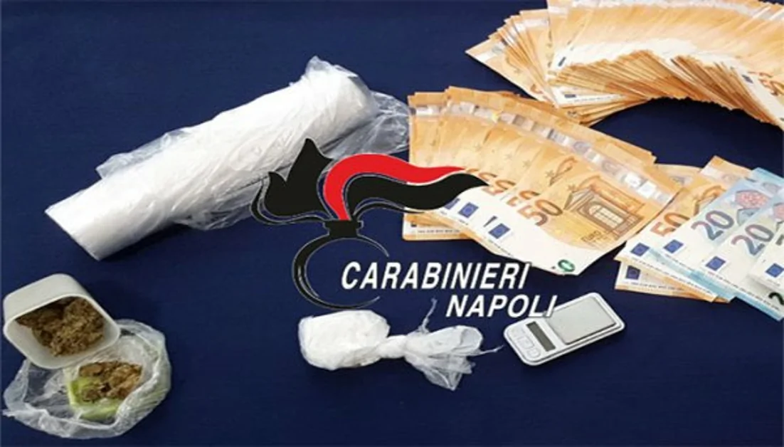 Torre Annunziata - Tenta di disfarsi di droga e denaro gettandoli dalla finestra, arrestato 29enne