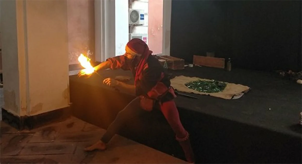 Torre Annunziata – Il “Giullaresenzaradici” alla corte degli gnari oplontini