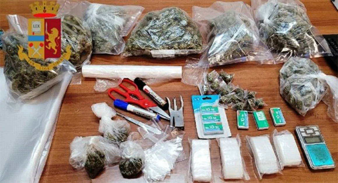 Napoli - Confezionano dosi di droga in cantina: arrestati 5 ragazzi 