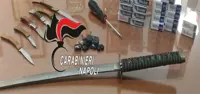 Poggiomarino - Passeggero sorpreso in Circum armato di katana e coltelli, denunciato
