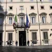 Decreto Trasporti: stretta sull'uso dei manopattini, bonus su auto elettriche