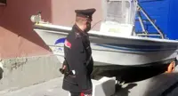 Torre Annunziata - Lotta alla prepotenza: rimosse 20 fioriere e una barca "parcheggiata" in via Cavour