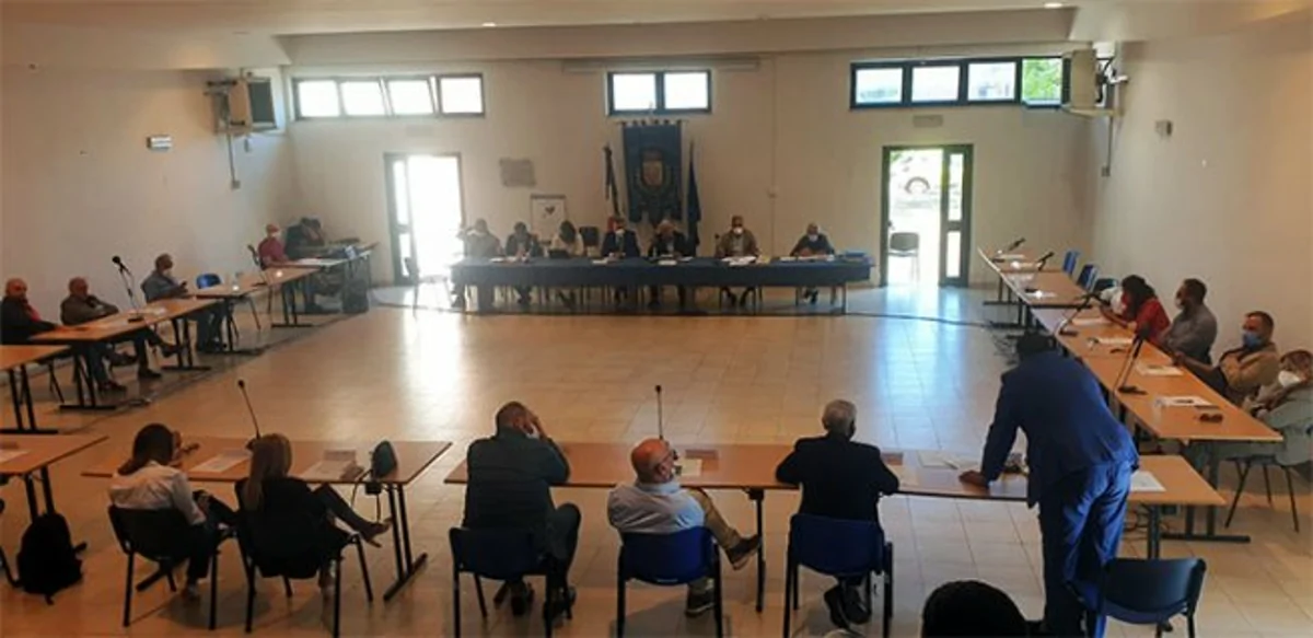 Torre Annunziata - Consiglio comunale, approvato il Bilancio consolidato: via libera a 53 assunzioni