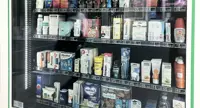 Torre del Greco - Scassina il distributore di una farmacia e ruba 3mila euro, arrestato 27enne