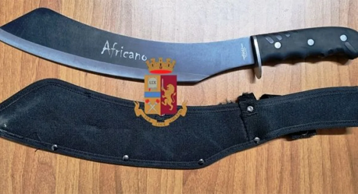San Giuseppe Vesuviano - Sorpreso con un machete nell’auto, denunciato 20enne