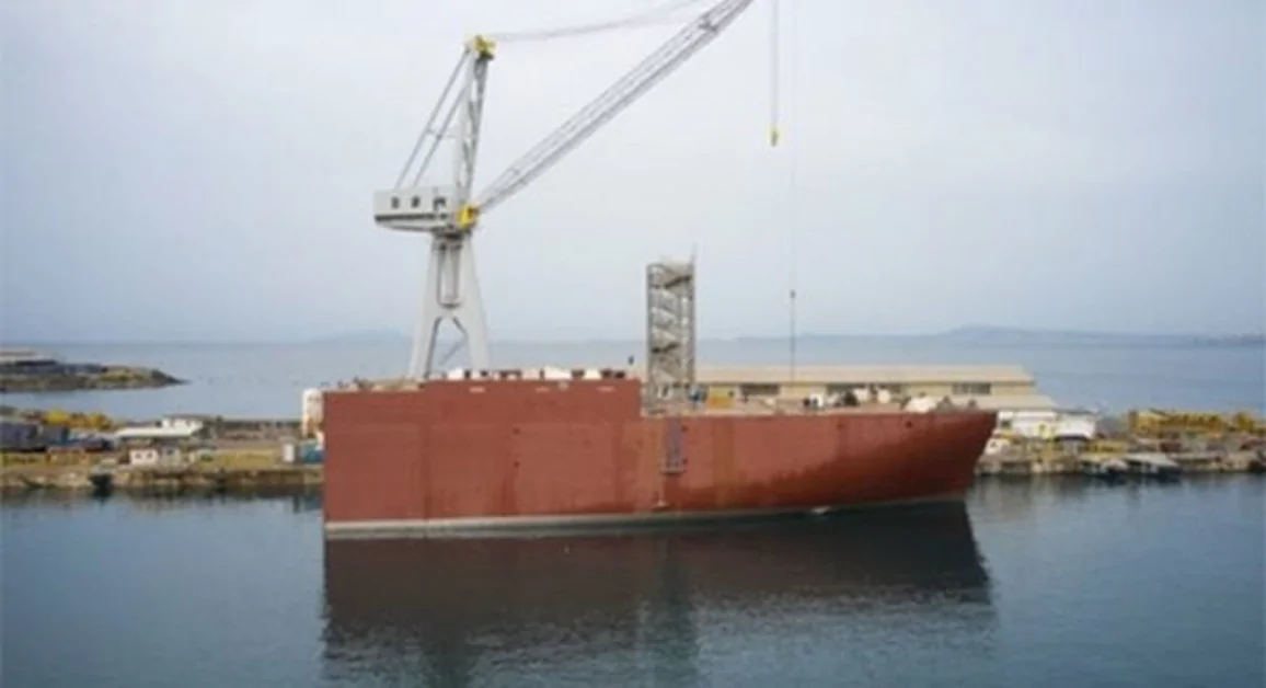 Castellammare di Stabia - La Fincantieri consegna prua della nave francese Jacques Chevallier