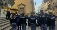 Torre Annunziata - Il giorno dei funerali: il commosso saluto del Liceo Pitagora-Croce al preside Capossela
