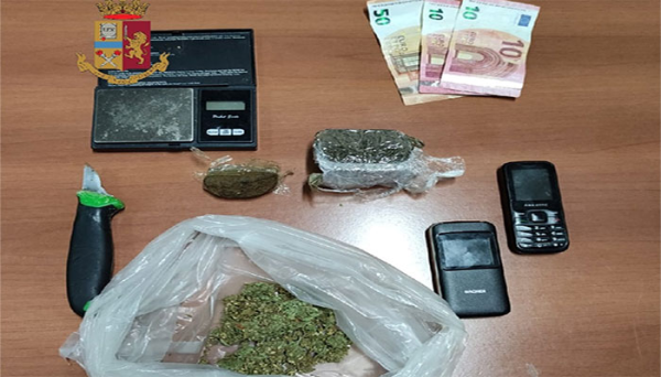 Napoli - Coniugi spacciatori arrestati a Fuorigrotta: in casa hashish, cocaina e marijuana