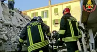 Esplosione in una palazzina nel Casertano: si teme per due anziani