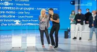 Mara Vernier cade in diretta a "Domenica in": bernoccolo in fronte e storta al piede