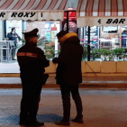 Terrore nel Napoletano: commando entra in un bar e spara, cinque feriti 