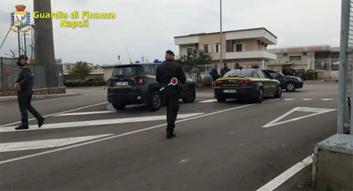  Torre Annunziata - Penniniello e Provolera sotto controllo della GdF: telecamere abusive e sigarette di contrabbando