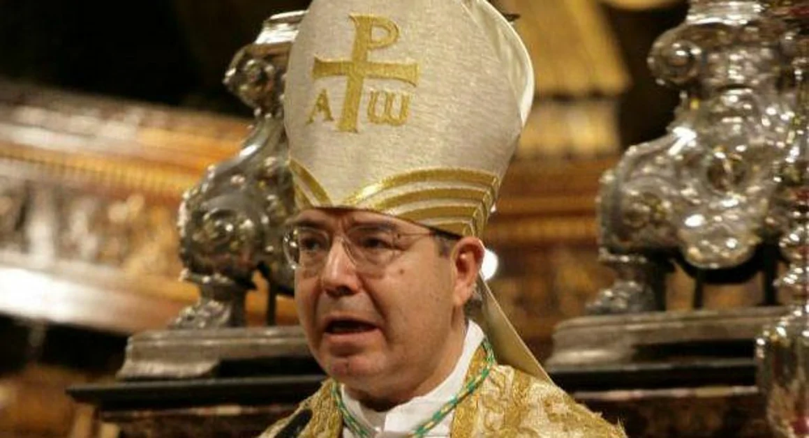 Pompei - Monsignor Caputo in visita alle comunità parrocchiali della città mariana 