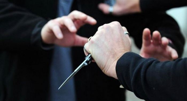 Lite tra cugini finisce nel sangue: 32enne accoltellato è ora in rianimazione con prognosi riservata