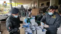 Scoperta fabbrica clandestina di fuochi pirotecnici: sequestrata una tonnellata di botti