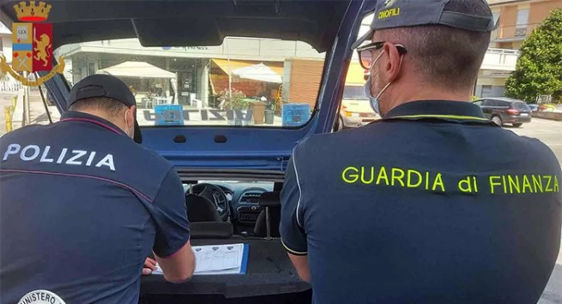 Torre Annunziata - Controllo delle Forze dell'ordine: sanzionati 23 automobilisti per divieto di sosta
