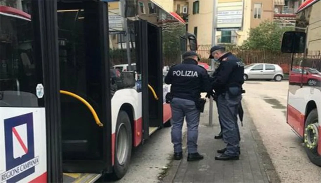 Napoli - Rapinatore ricercato arrestato grazie ai controlli sul Green Pass