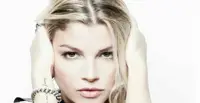 Emma Marrone: nuovo amore per l’ex di Amici di Maria De Filippi. E’ un famoso cantante. Ecco chi è 