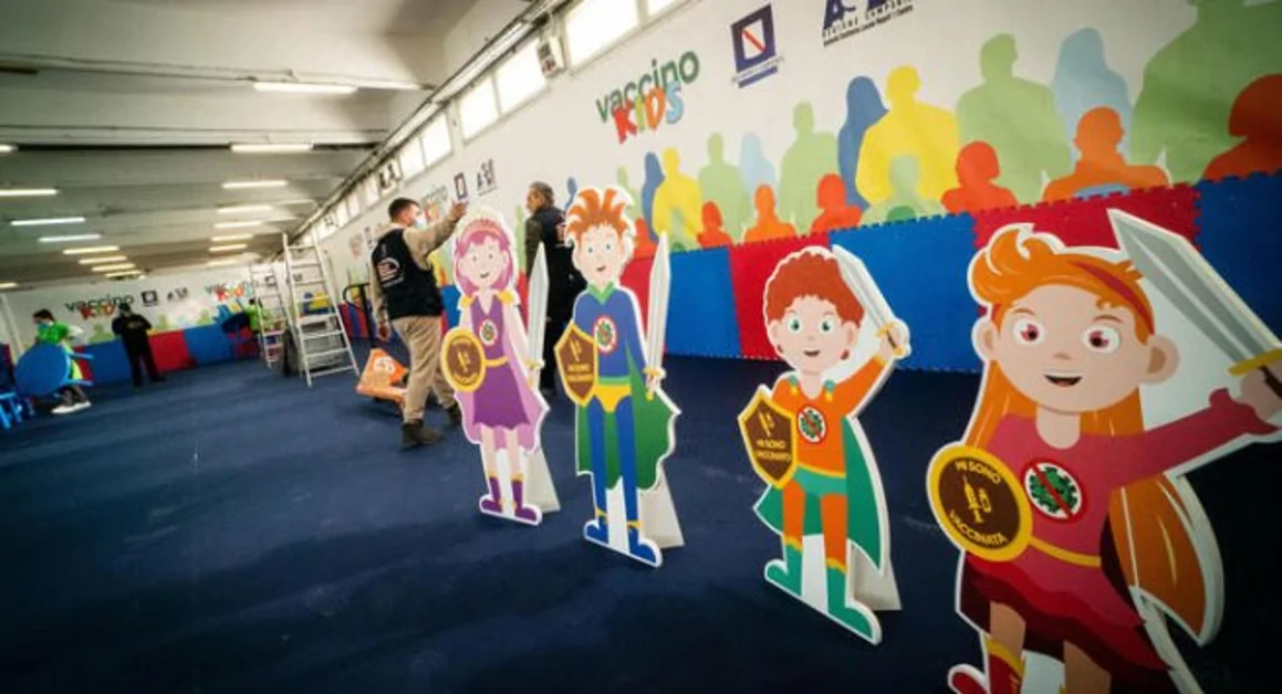 Napoli - Coronavirus,  50 piccoli alunni ricevono il vaccino a scuola