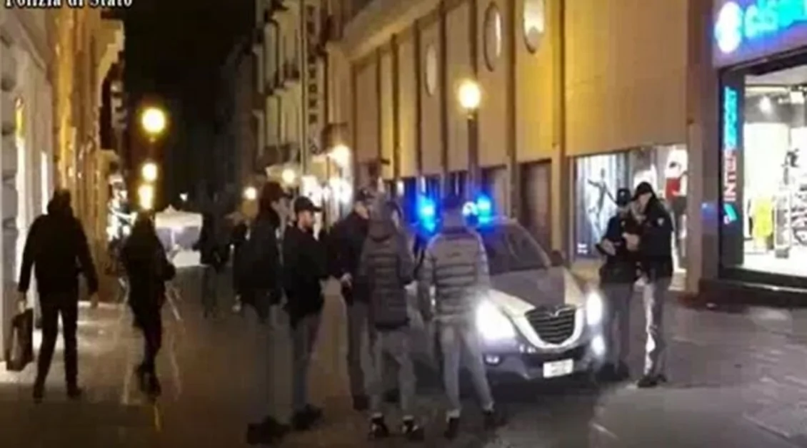 Napoli - Movida al Vomero, titolare di bar senza Green Pass: sanzionato