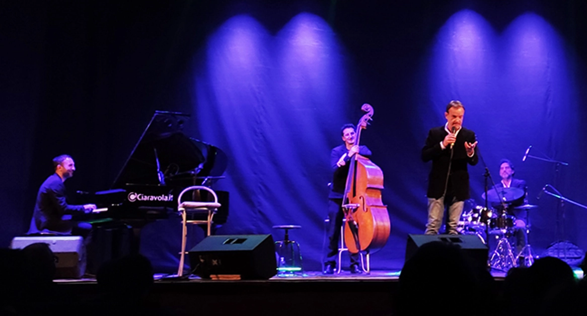 Torre Annunziata – Tributo a Frank Sinatra: show delicato,  virtuoso, profondo, intenso