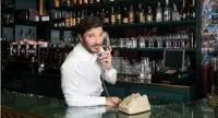 "Bar Stella", Stefano De Martino al debutto tra ricordi, citazioni e canzoni