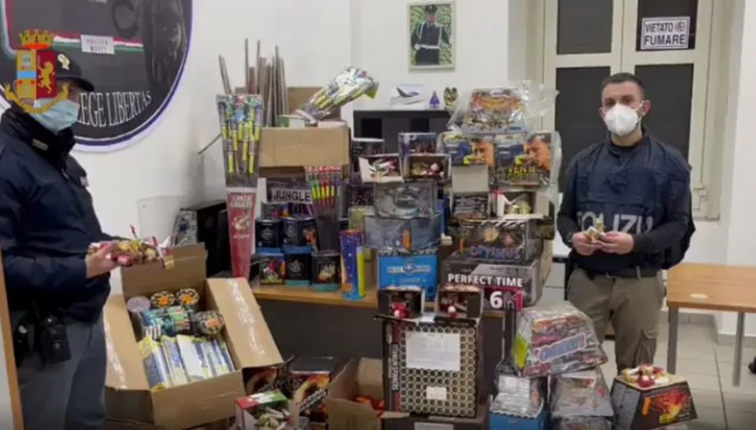 Botti di Capodanno: maxi sequestro a Napoli, arrestato 36enne