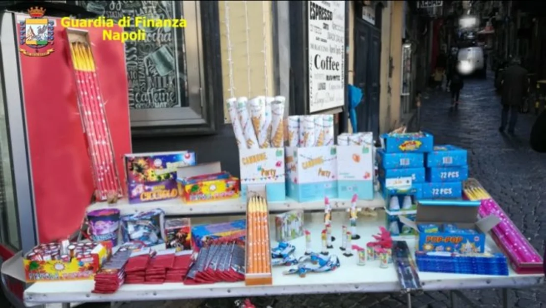 Botti pericolosi, maxi sequestro della GdF tra Napoli e provincia: oltre 2 tonnellate. Sono 6 le denunce