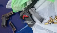 Torre Annunziata - Setacciate le zone calde della città: i carabinieri sequestrano armi e droga