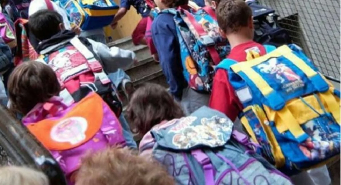 Terzigno - Studenti di materne, elementari e medie in aula l'11 gennaio