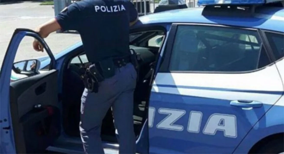 Torre del Greco - Scappava dopo aver rubato un pc all'interno di un istituto scolatico, arrestato 30enne 