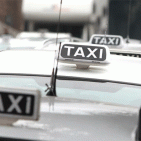 Napoli - Coppia di turisti dimentica cellulare nel taxi, ritrovato grazie alla Polizia Locale